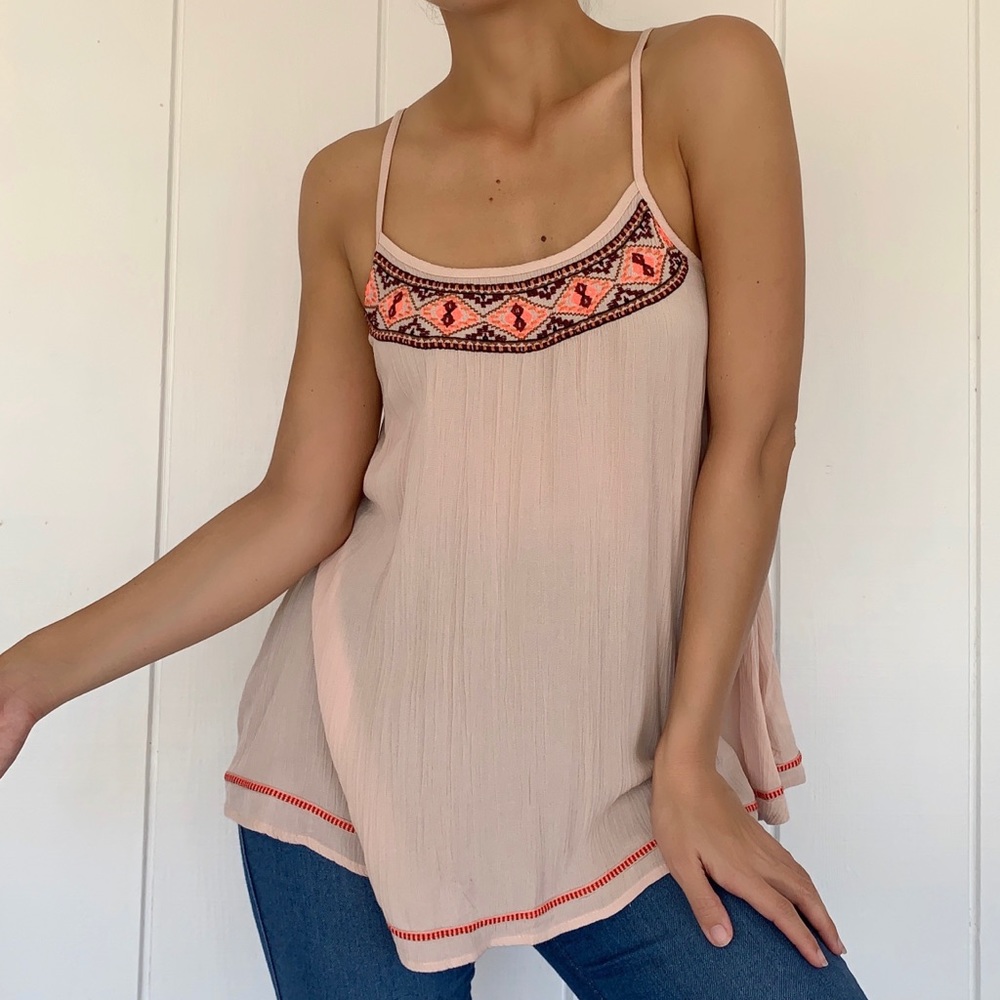 🌸 Blush Pink Embroidered Tank Top 🌸